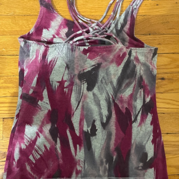 Calvin Klein workout top size S (also fits XS) - Picture 2 of 2